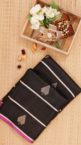 Saree Product Image