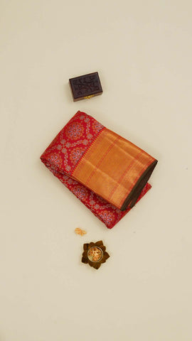 Saree Product Image