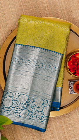 Saree Product Image