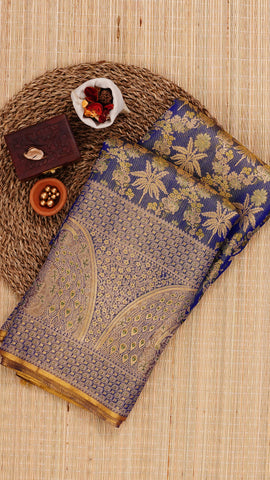Saree Product Image