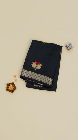 Saree Product Image