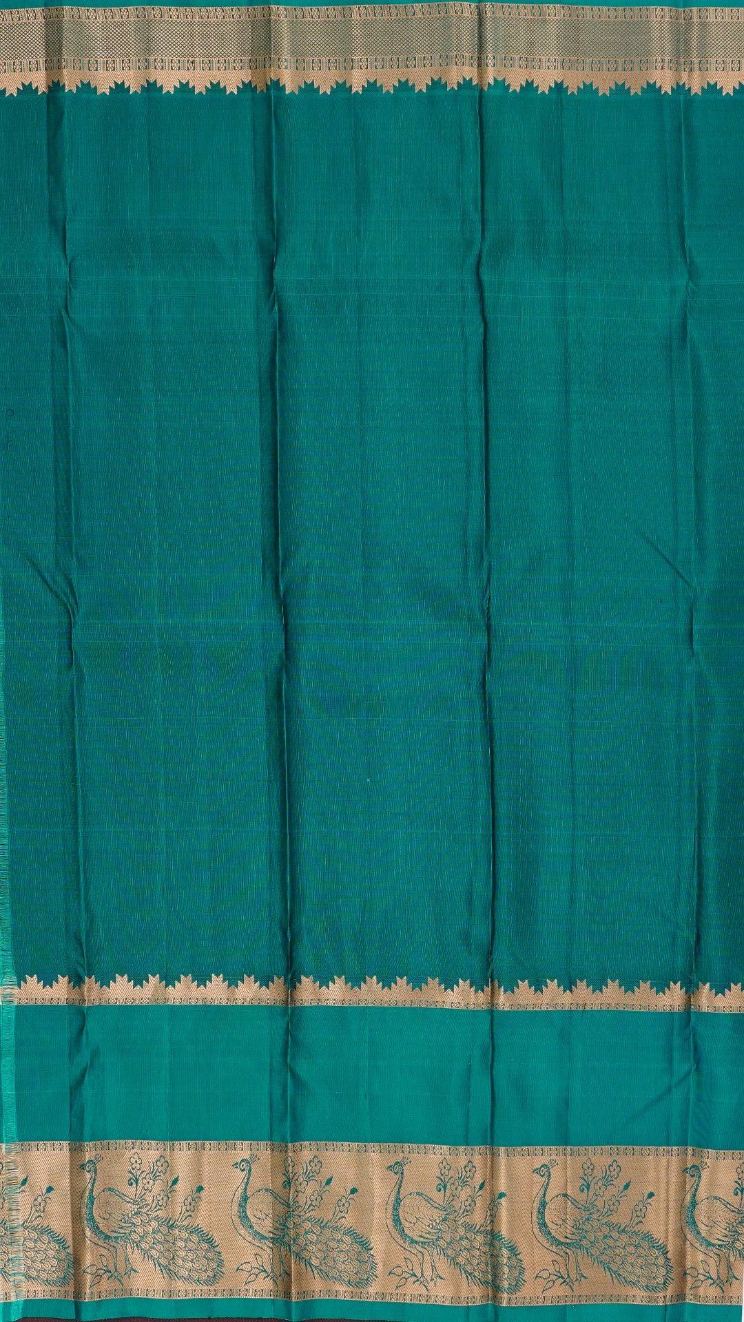 Magenta Kanchipuram Saree with Rama Green Contrast