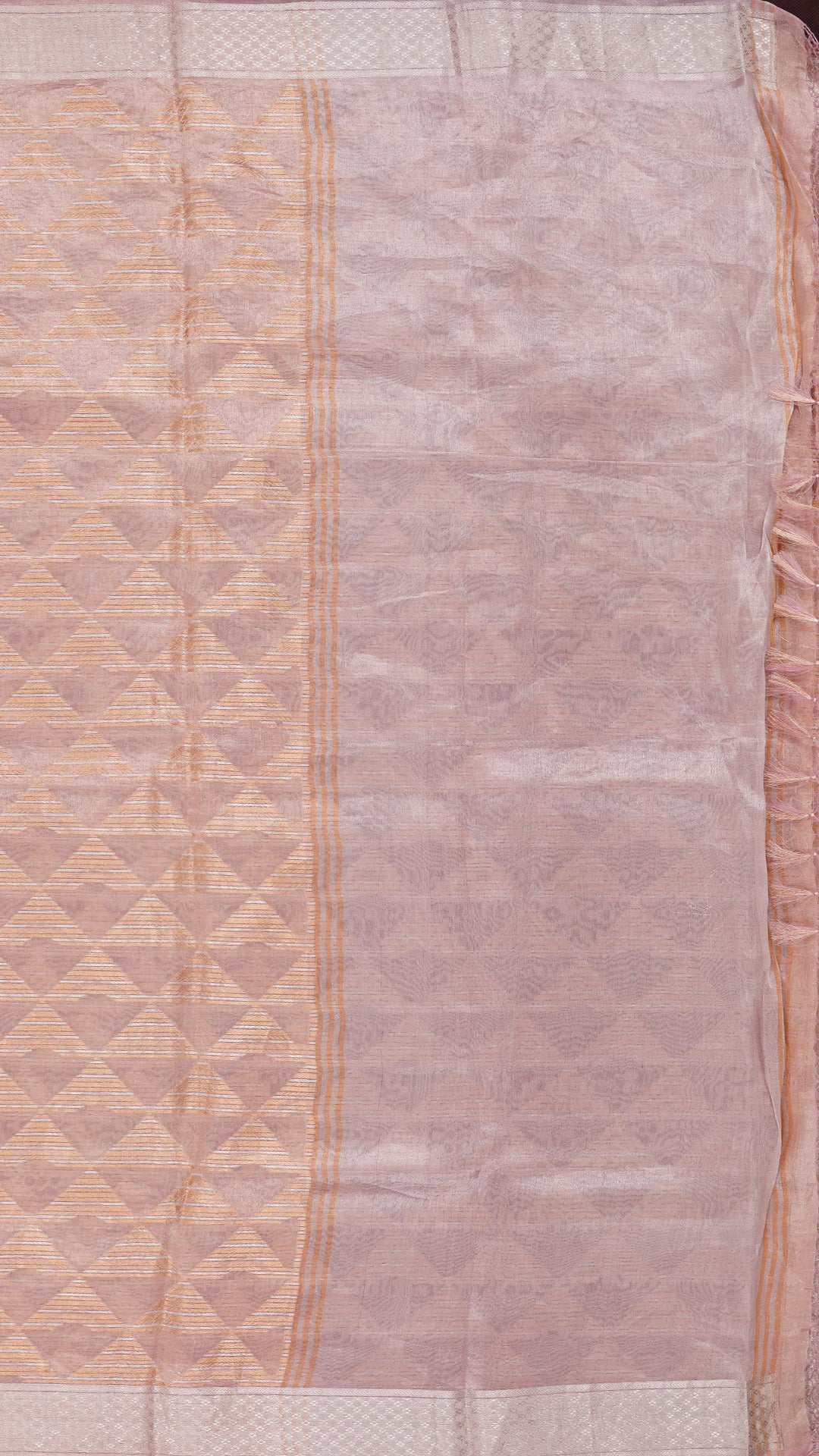 Light Maow Tissu Silk Saree with Geometric Pattern