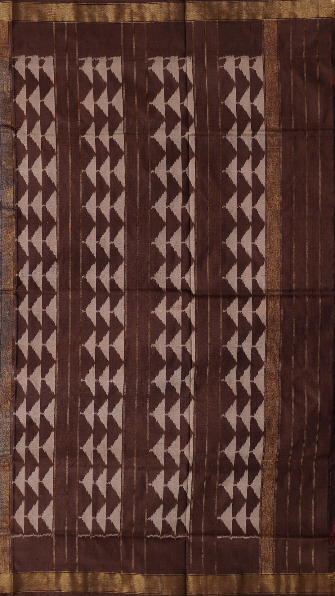 Ikkat Silk Saree with Zigzag Pattern & Plain Border
