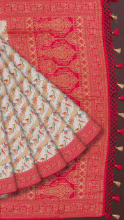 Cream Mashru Silk Saree with Contrast Plain Border – Vaarahi Silks