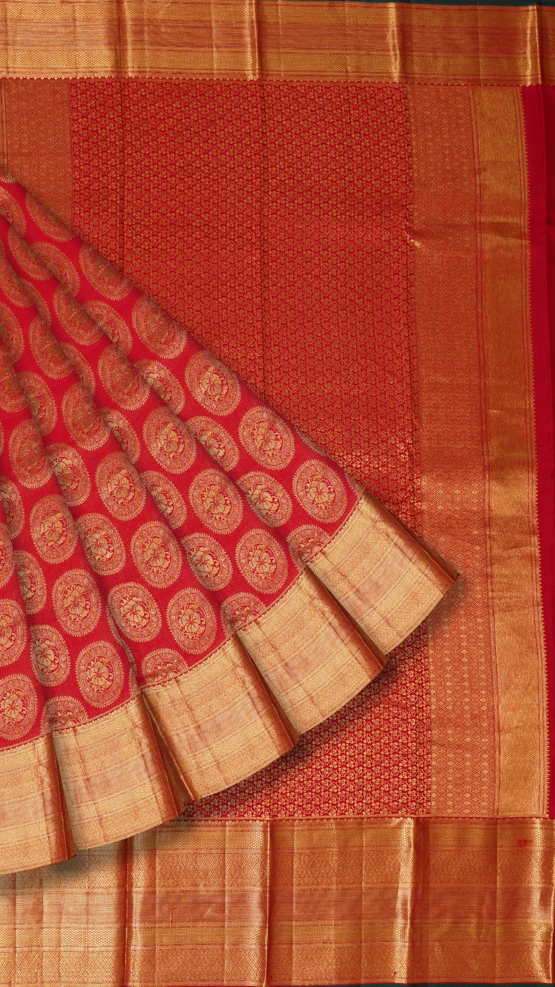 Red Kanchi Pattu Saree with Zari Border & Big Buttes