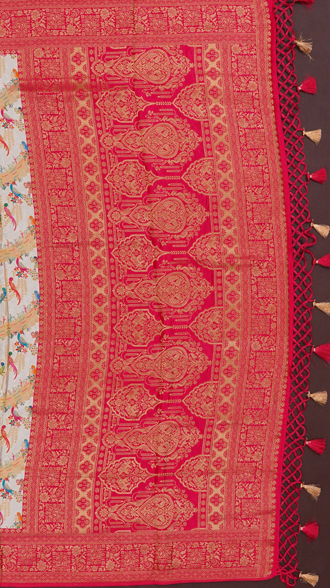 Cream Mashru Silk Saree with Contrast Plain Border – Vaarahi Silks