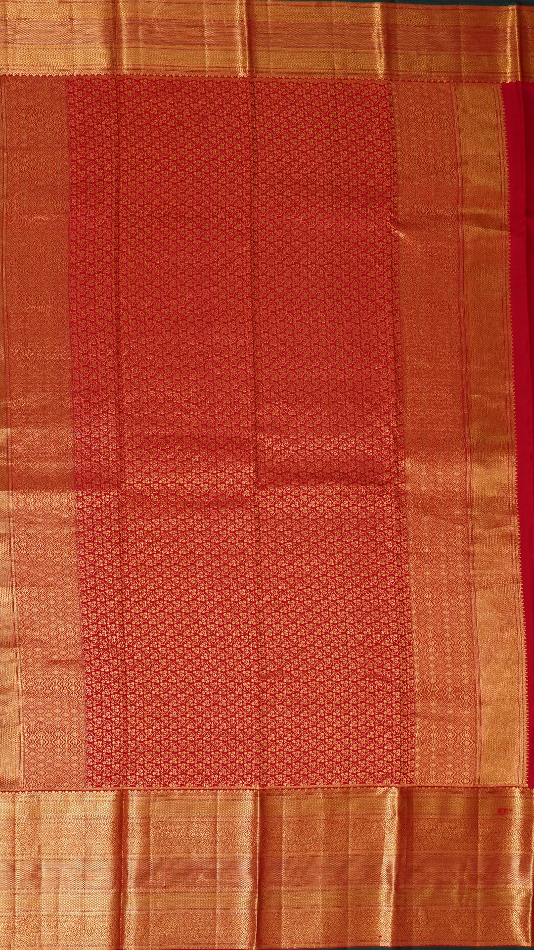 Red Kanchi Pattu Saree with Zari Border & Big Buttes