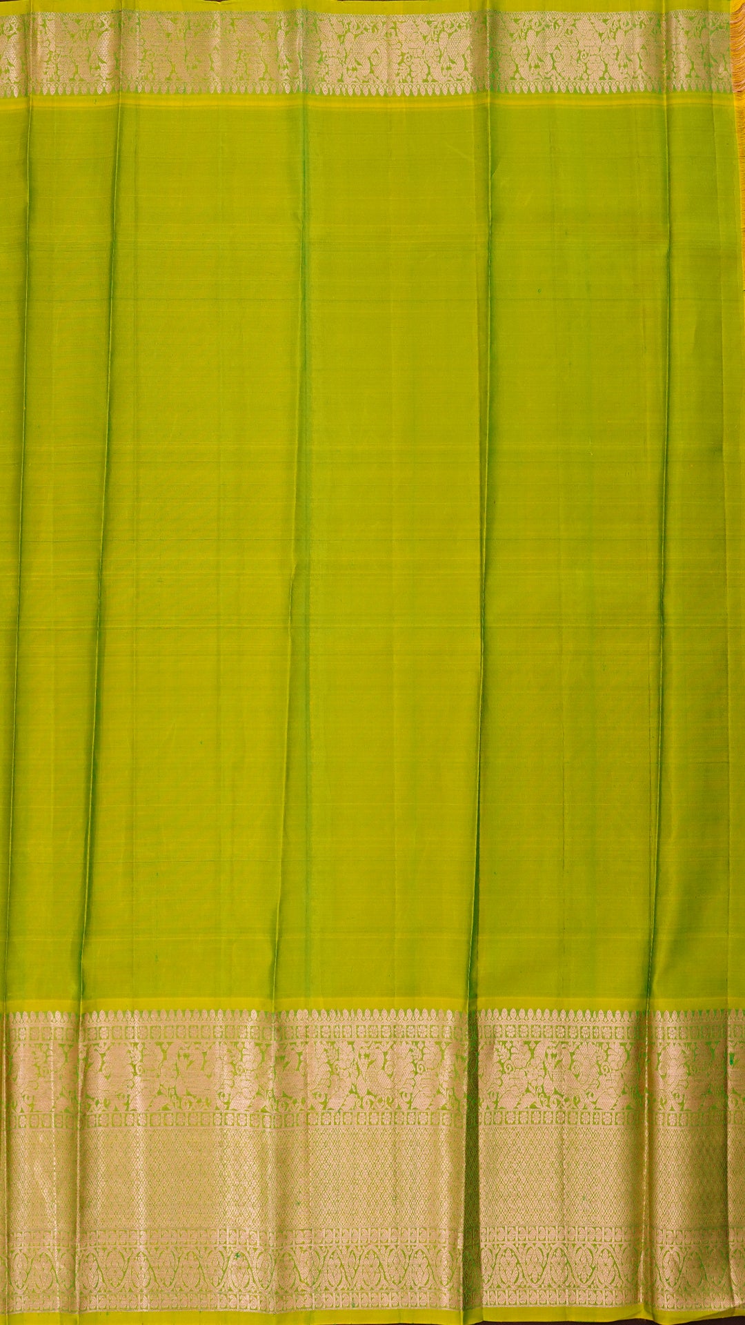 Rama Green Kanchi Pattu Saree with Buta Design and Yellow Green Contrast