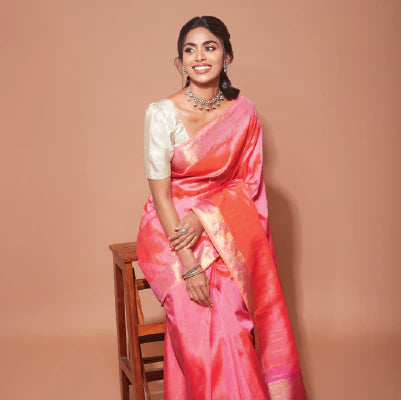 Monochrome-saree-styling-product-image-2-saree-blog-sundari-silks.webp